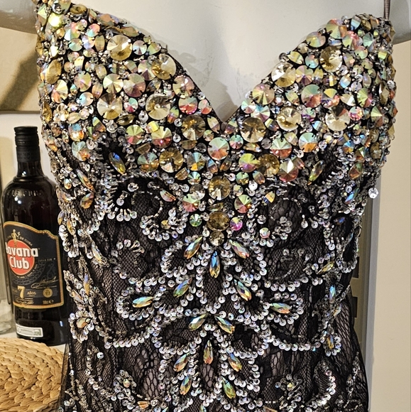 Dress with rhinestones - Picture 2 of 7